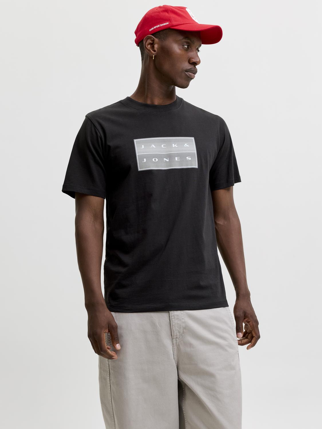 model_shot-front
